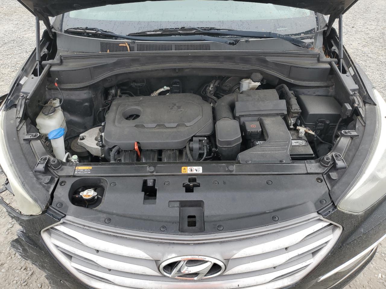 2017 Hyundai Santa Fe - Image 12