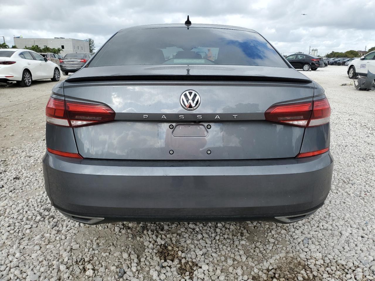 2021 Volkswagen Passat - Image 6