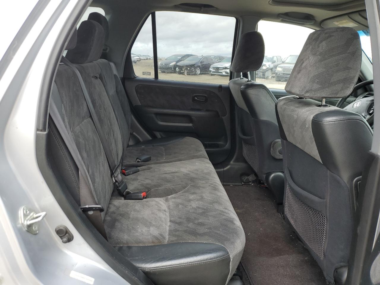 2004 Honda CR-V - Image 10