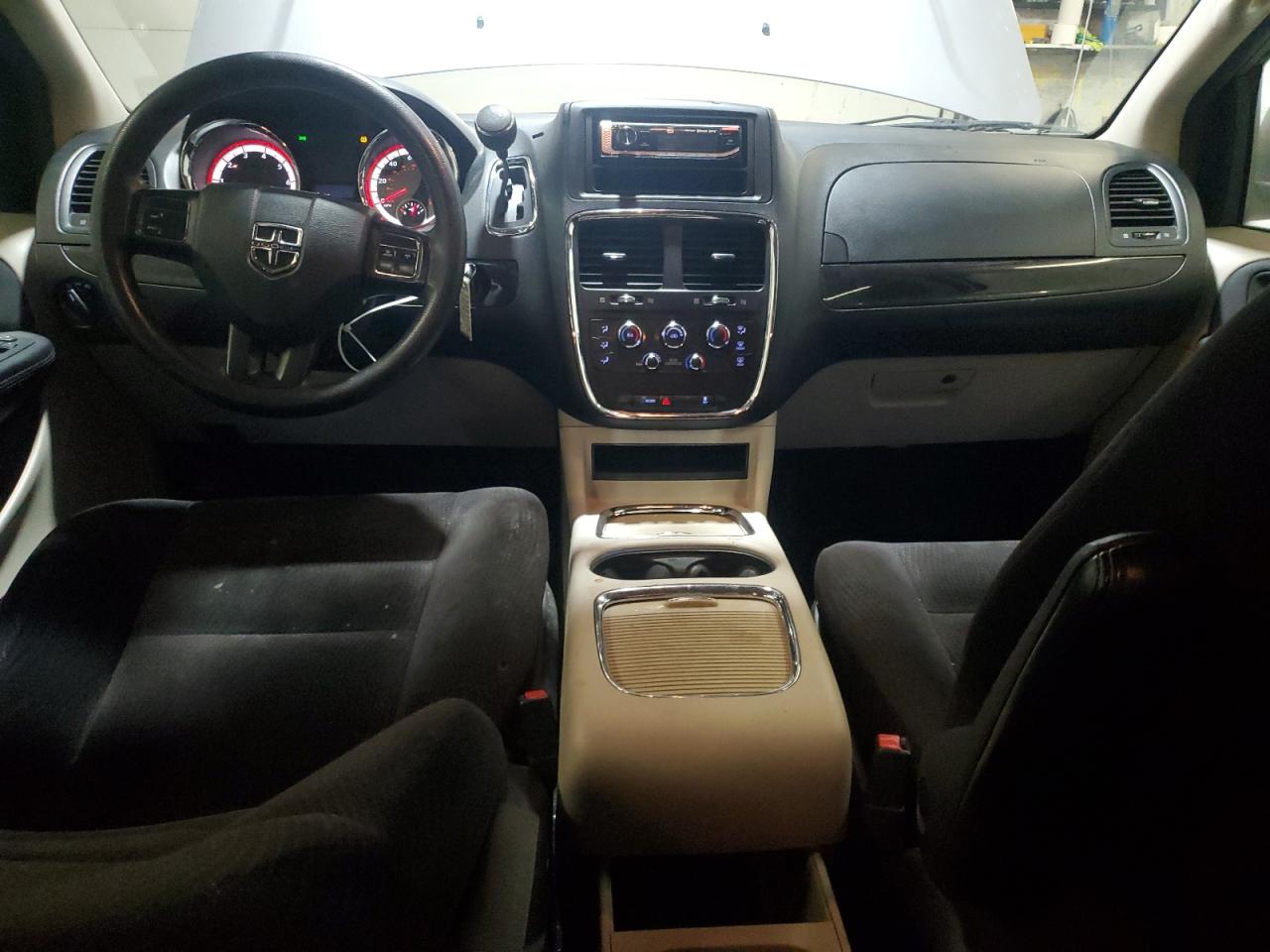 2014 Dodge Caravan - Image 8