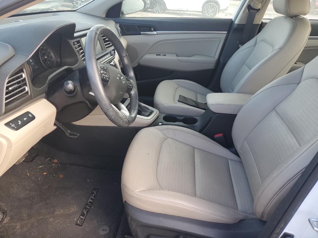 2020 Hyundai Elantra - Image 7