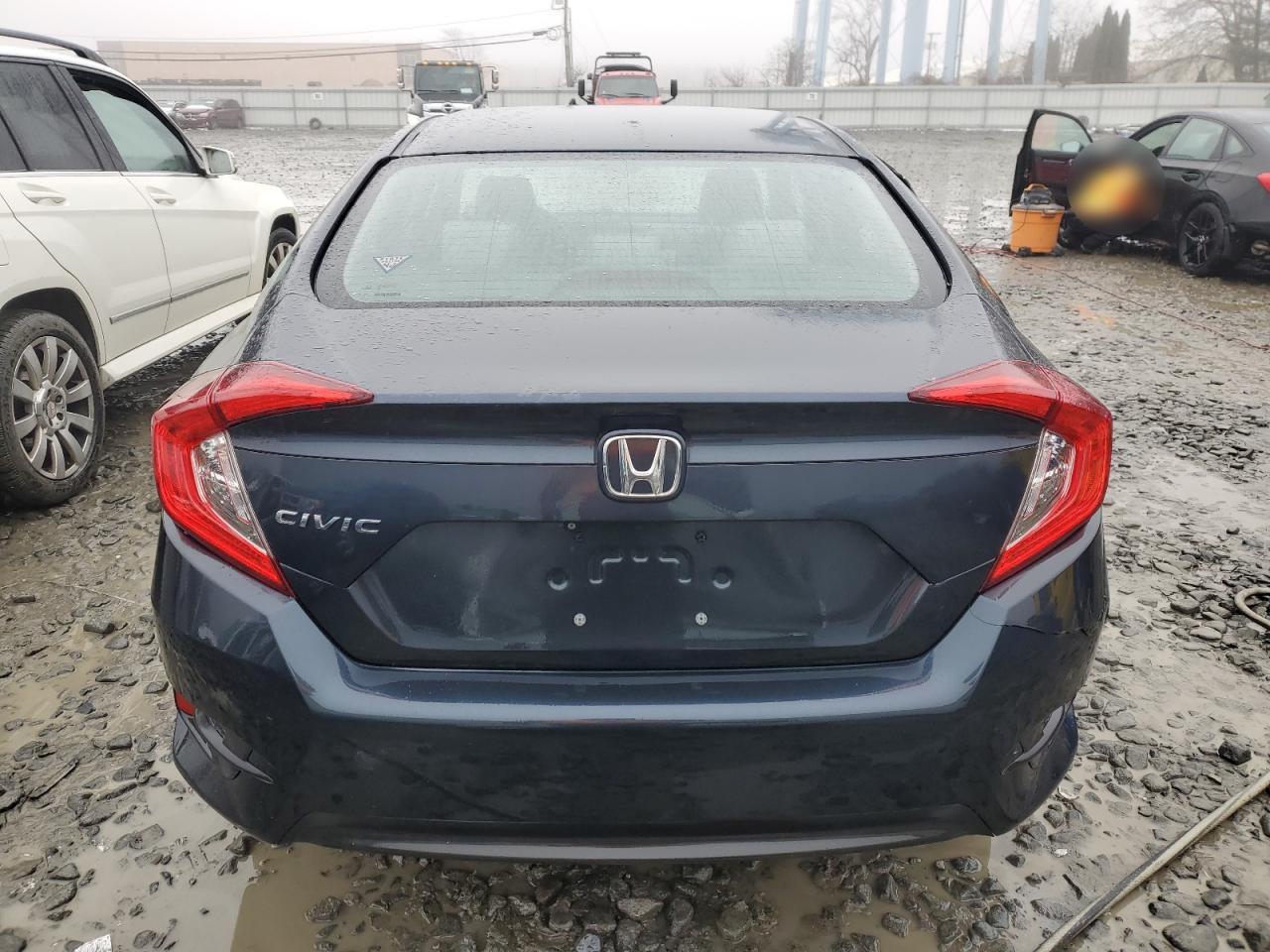 2018 Honda Civic - Image 6