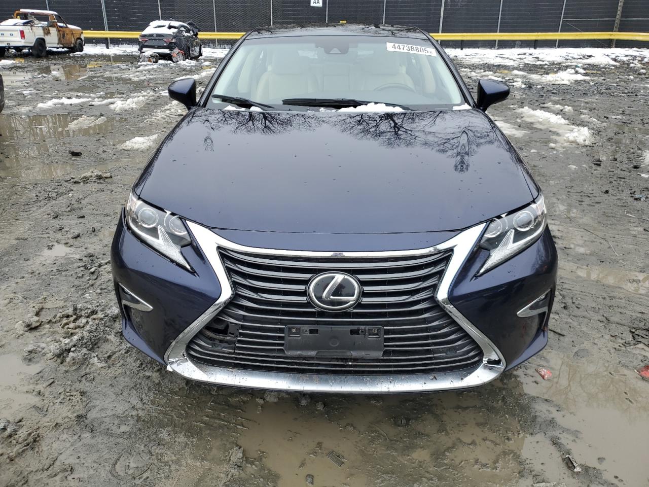2016 Lexus ES - Image 5