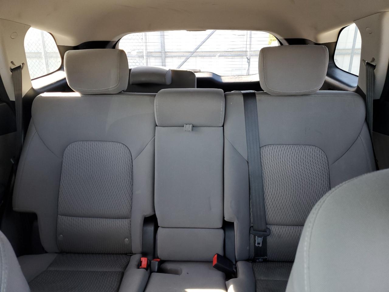 2014 Hyundai Santa Fe - Image 10