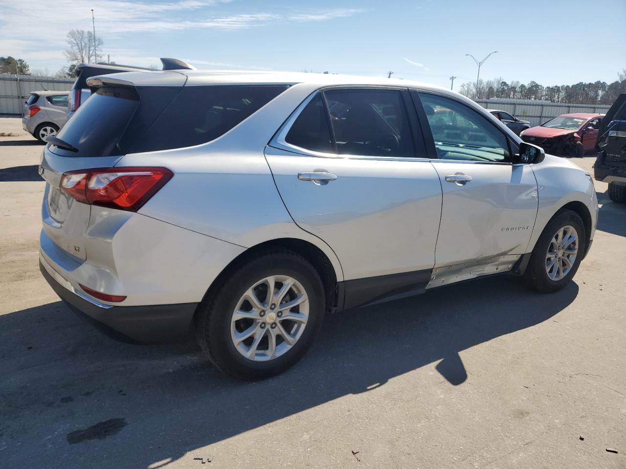 2020 Chevrolet Equinox - Image 3
