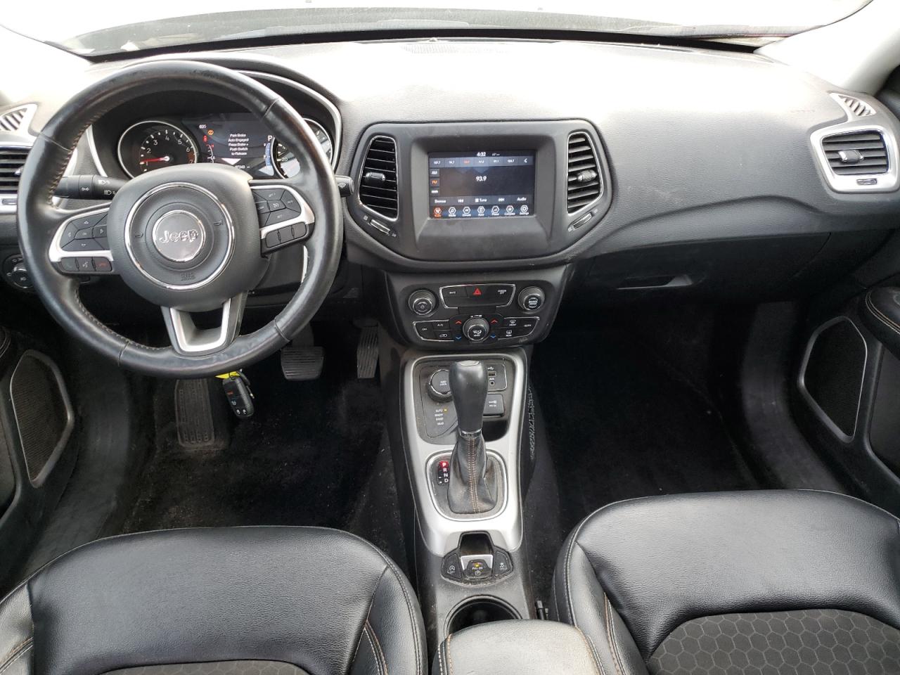 2018 Jeep Compass - Image 8