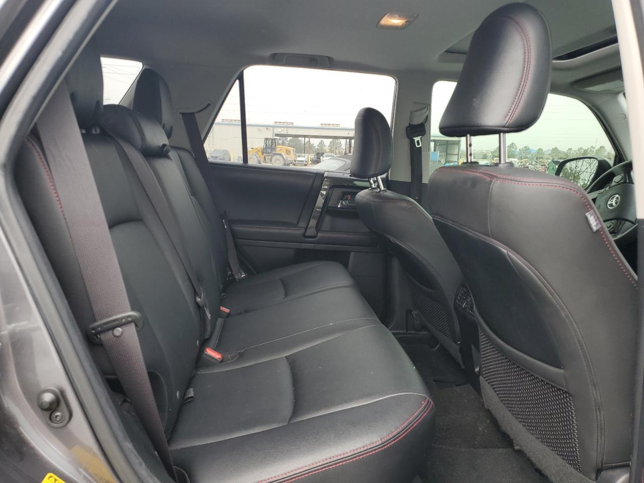 2020 Toyota 4Runner - Image 11