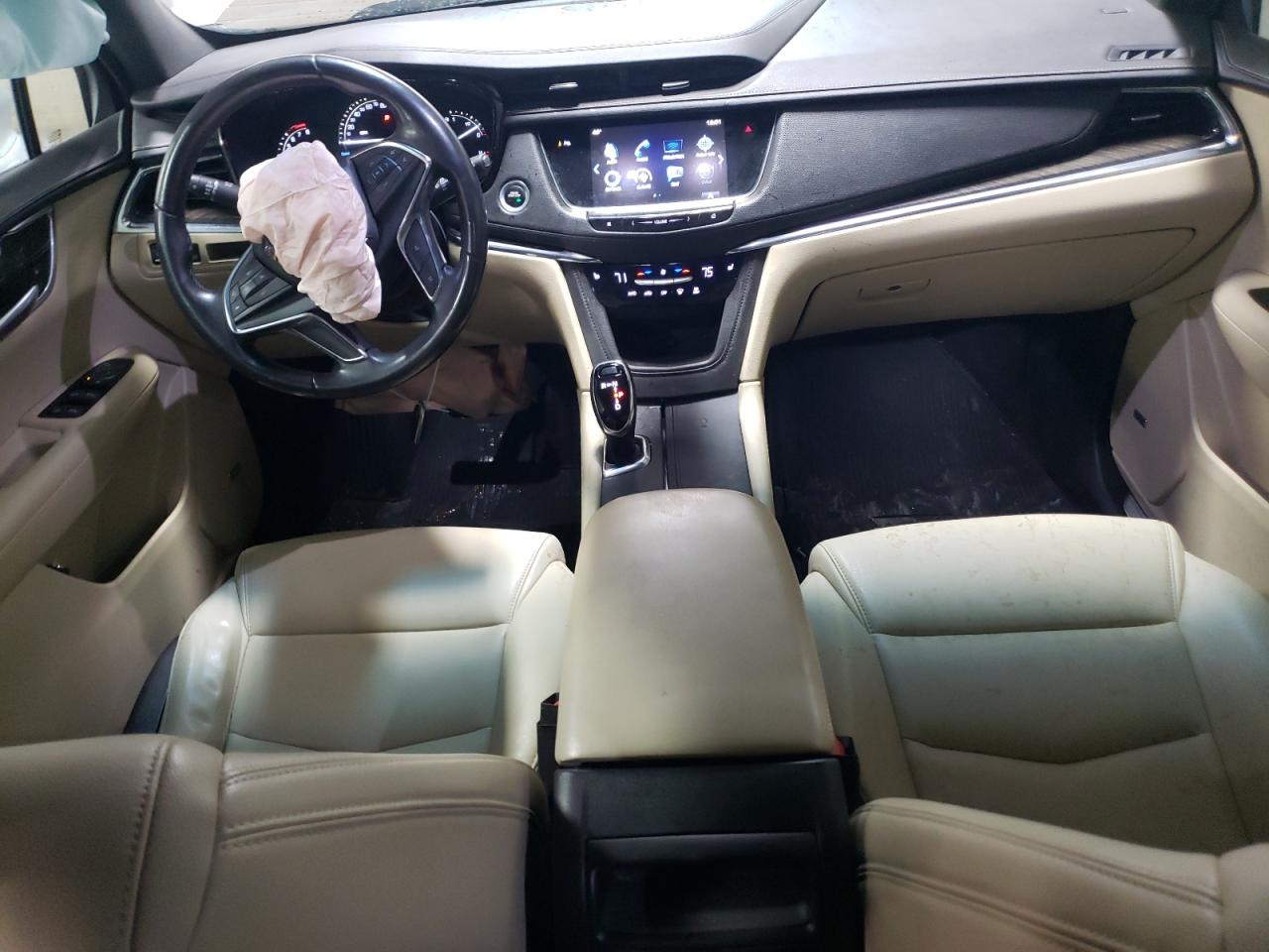 2018 Cadillac XT5 - Image 8