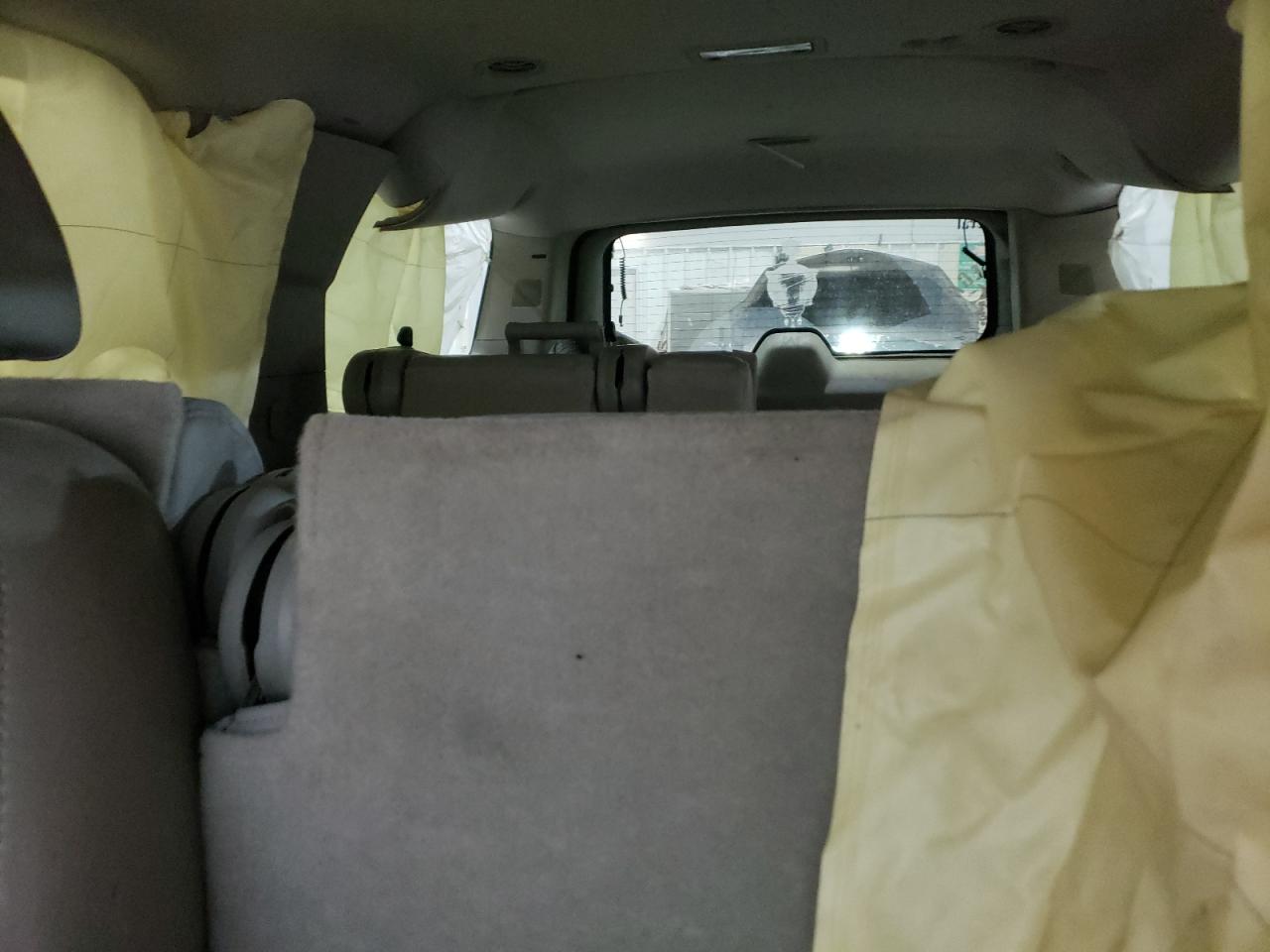 2007 Chevrolet Suburban - Image 10