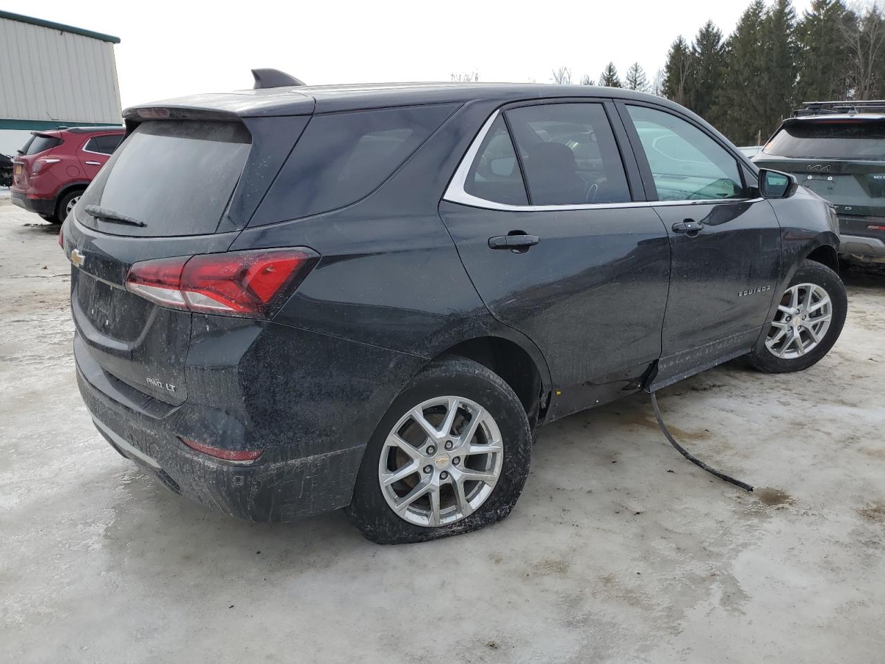 2022 Chevrolet Equinox - Image 3