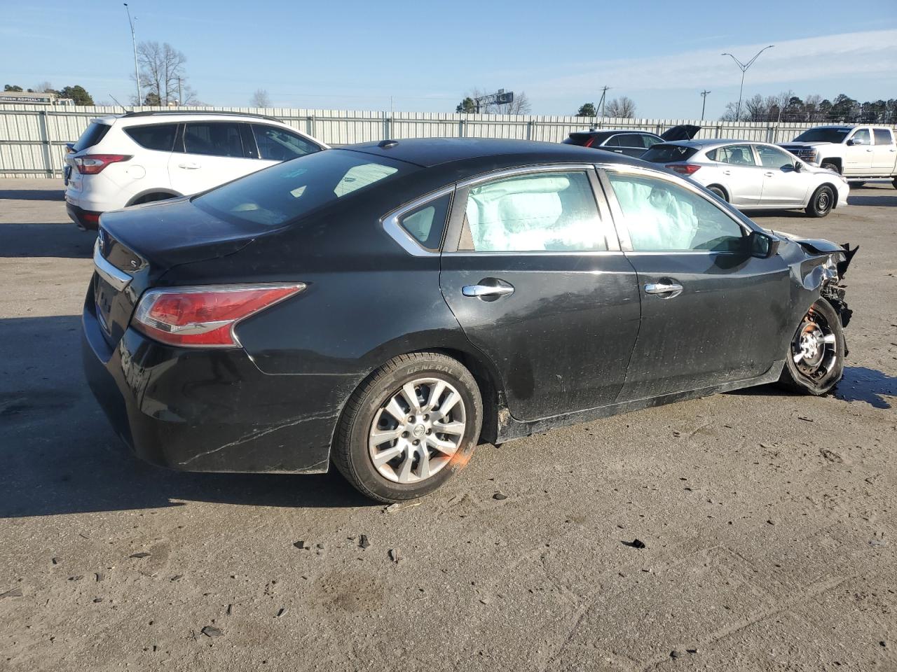 2015 Nissan Altima - Image 3