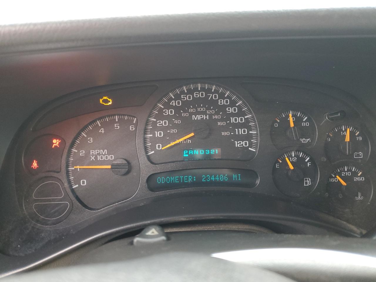 2005 GMC Yukon - Image 9