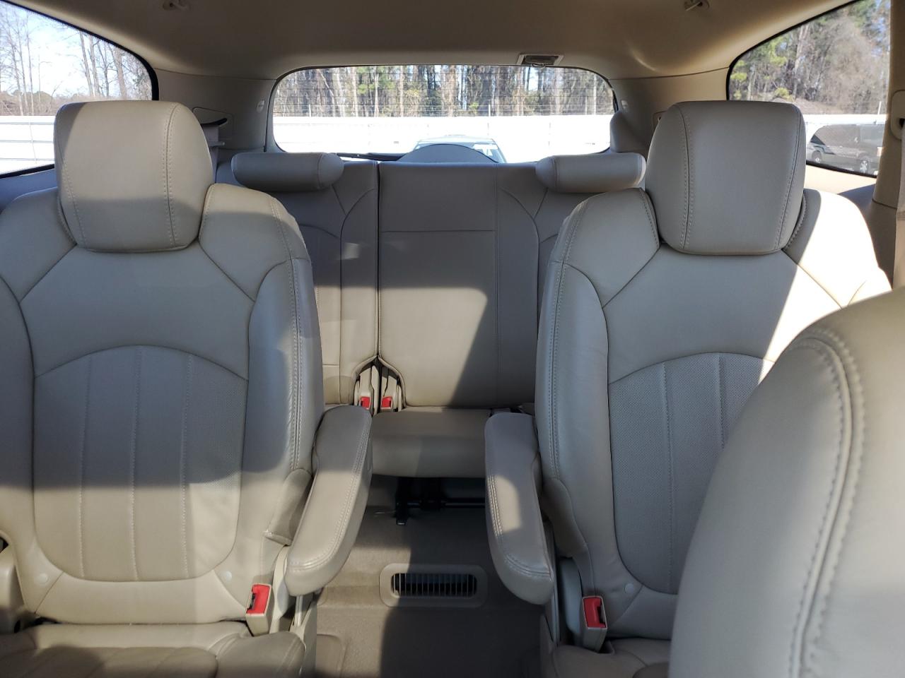 2010 Buick Enclave - Image 10