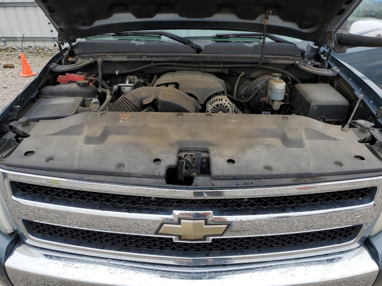 2011 Chevrolet Silverado - Image 11
