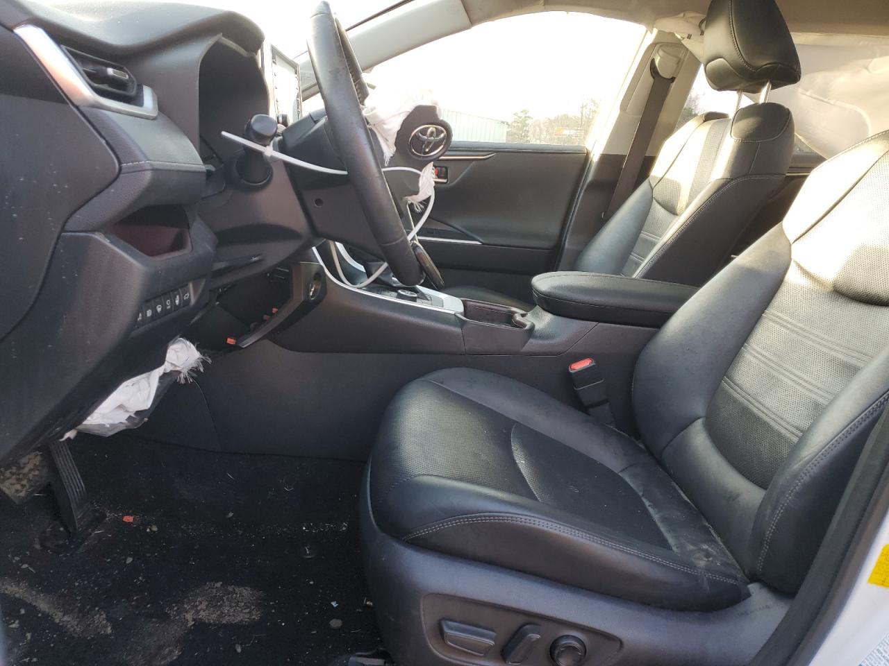 2019 Toyota RAV 4 - Image 7