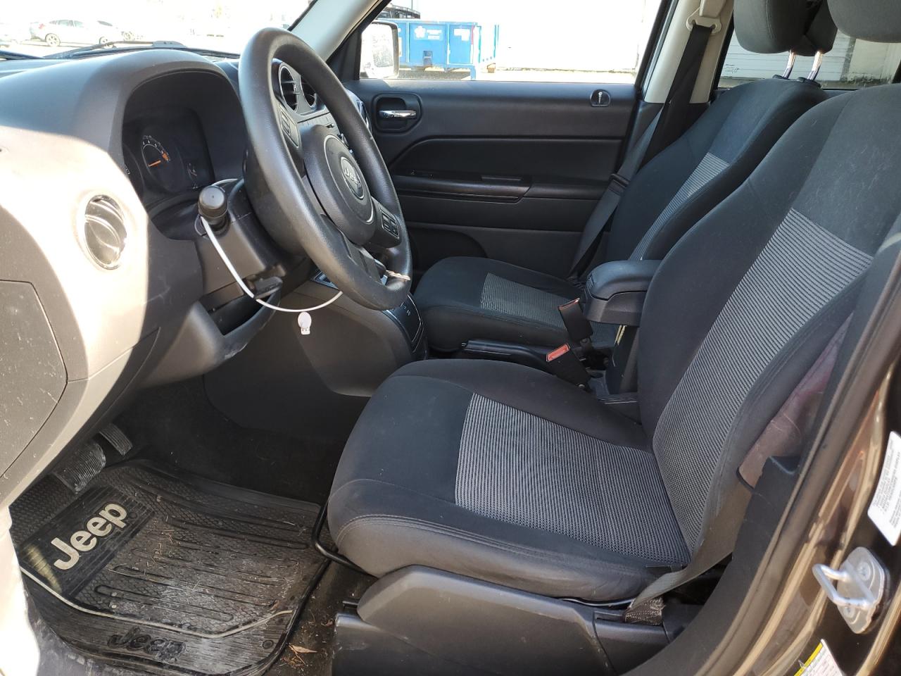 2014 Jeep Liberty (Patriot) - Image 7