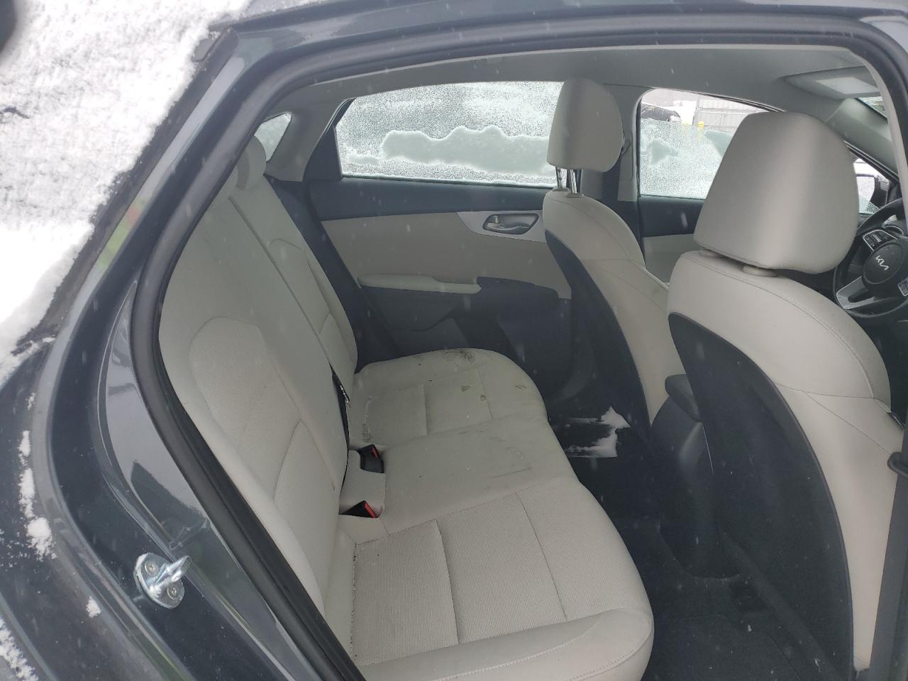 2022 Kia Forte - Image 10