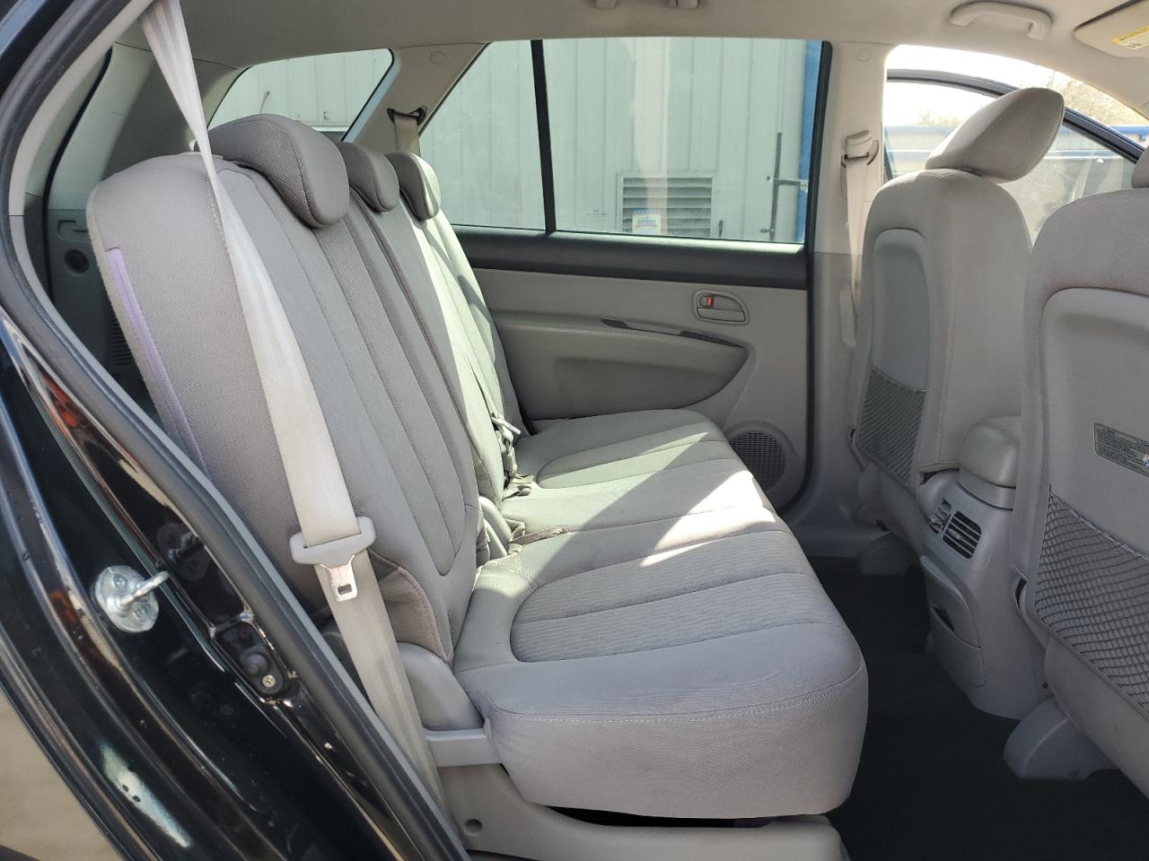 2008 Kia Rondo - Image 11