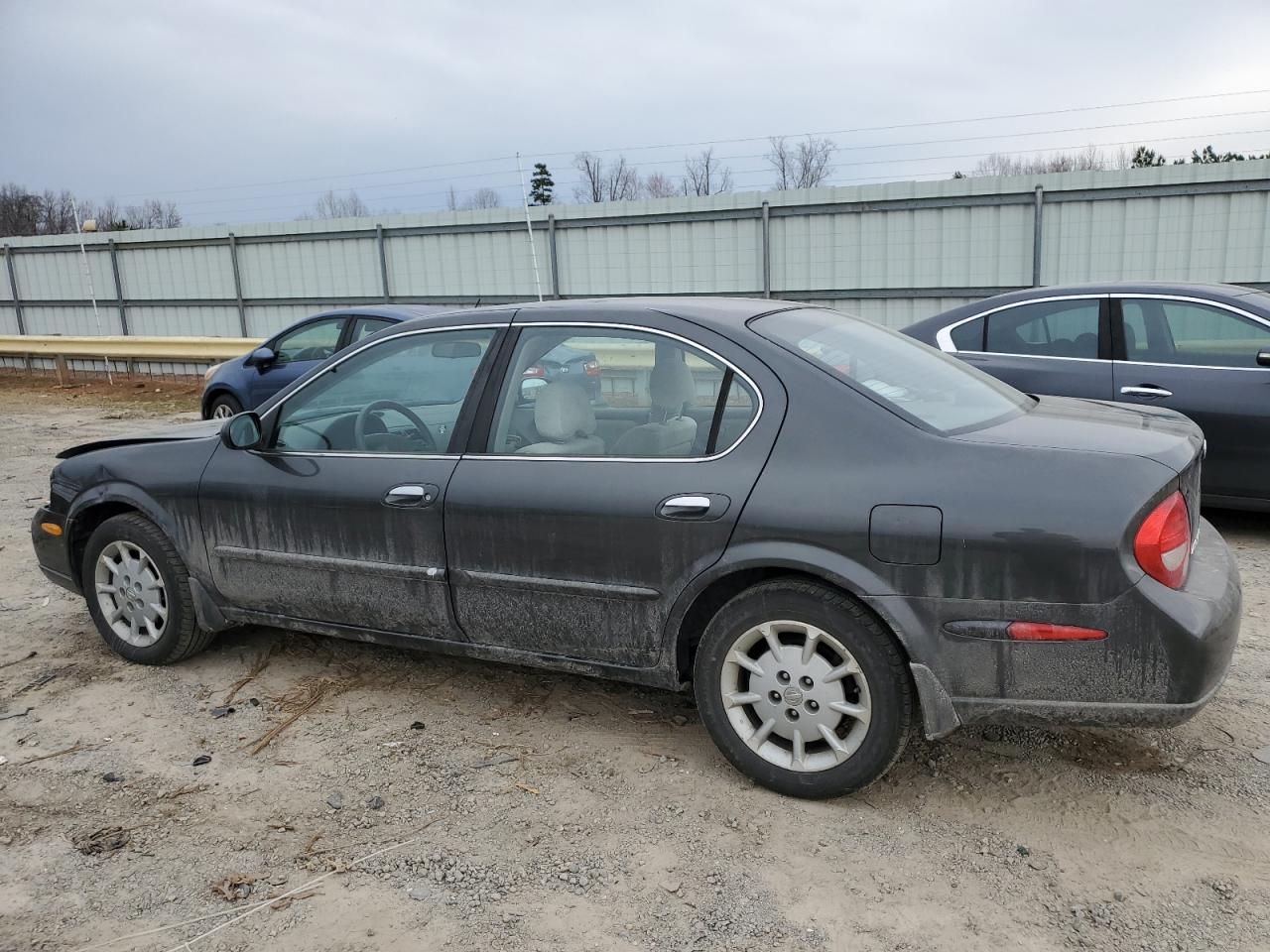 2000 Nissan Maxima - Image 2