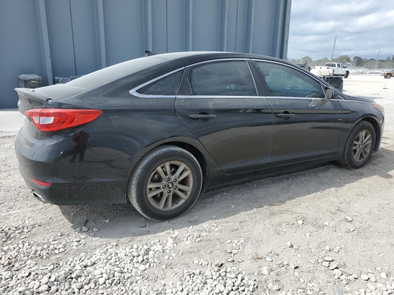 2015 Hyundai Sonata - Image 3