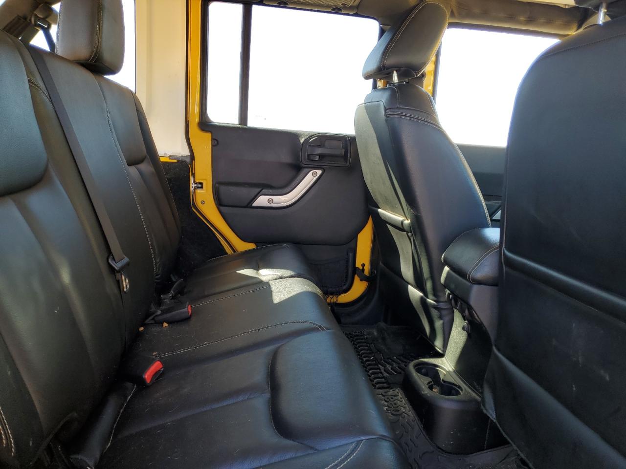 2015 Jeep Wrangler - Image 11