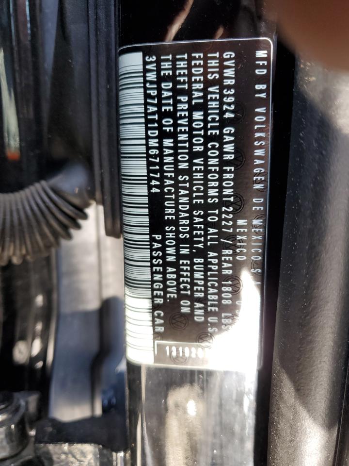 2013 Volkswagen Beetle - Image 13