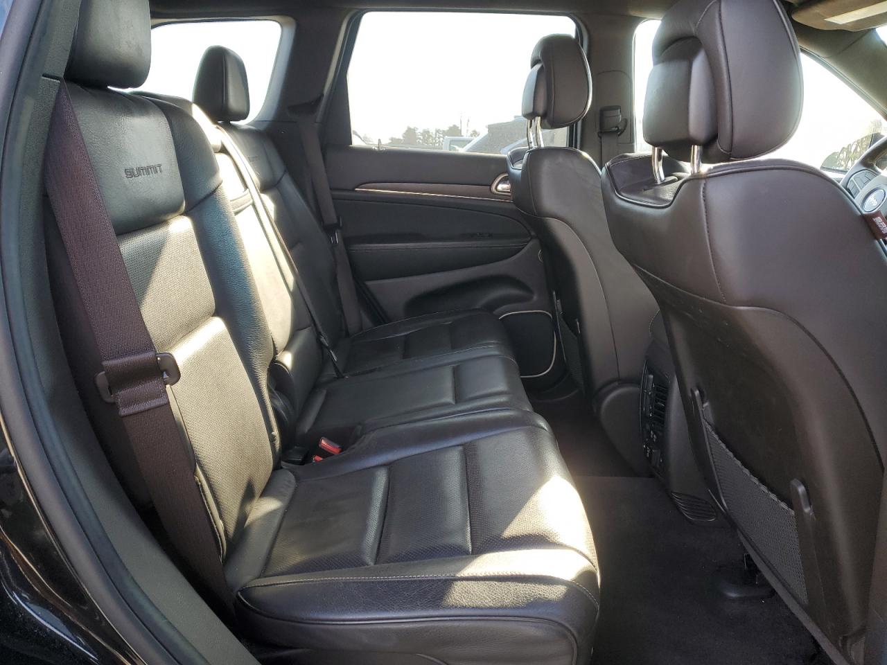 2014 Jeep Grand Cherokee - Image 11