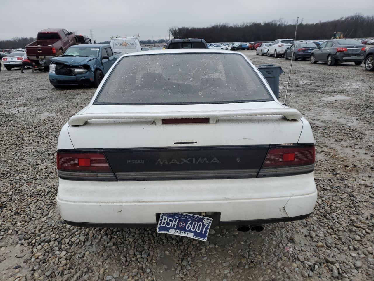 1990 Nissan Maxima - Image 6