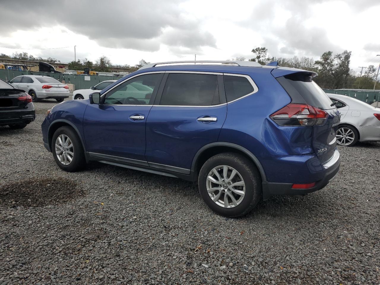 2018 Nissan Rogue - Image 2
