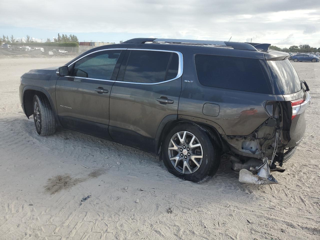 2020 GMC Acadia - Image 2