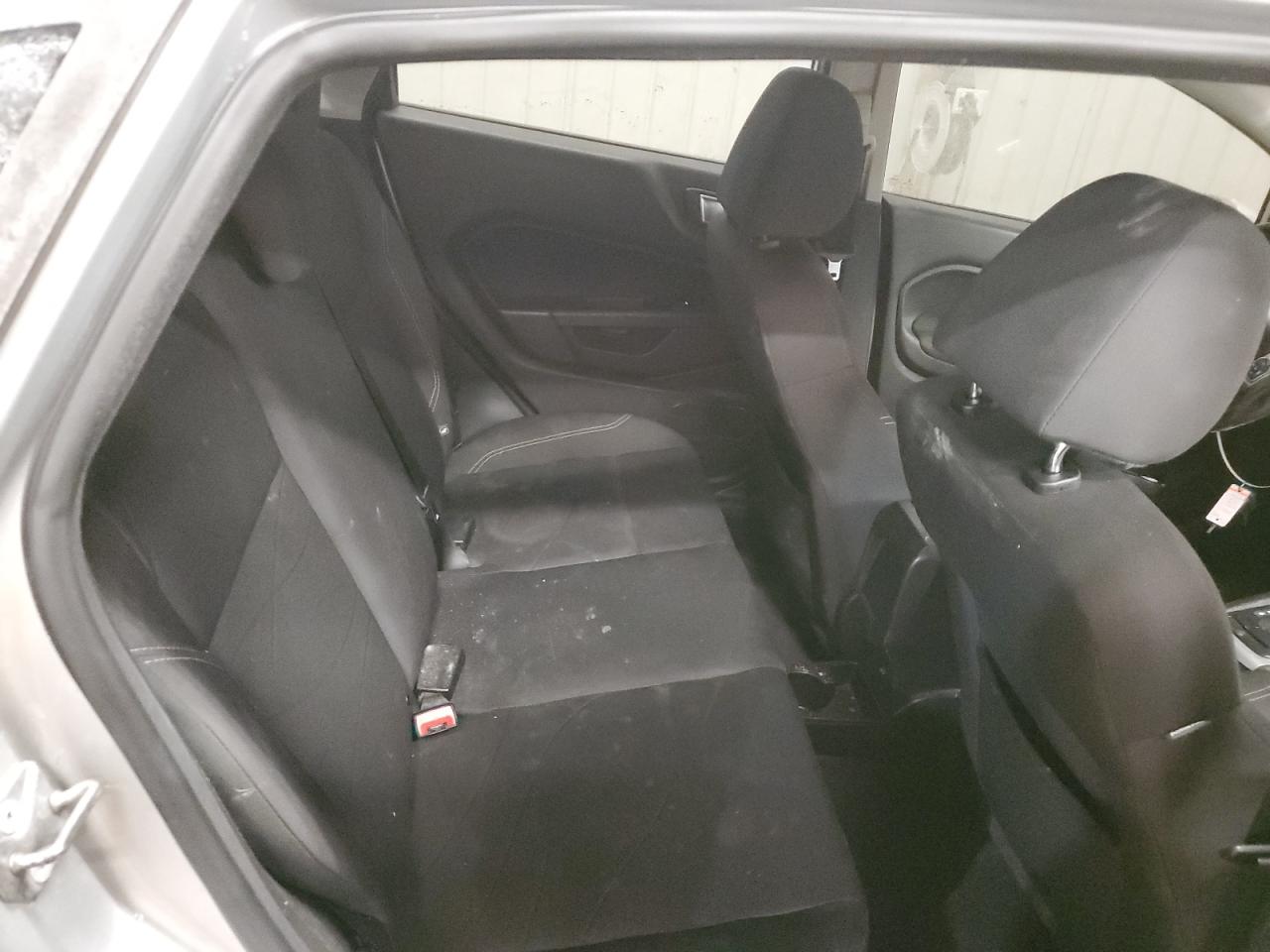 2015 Ford Fiesta - Image 10