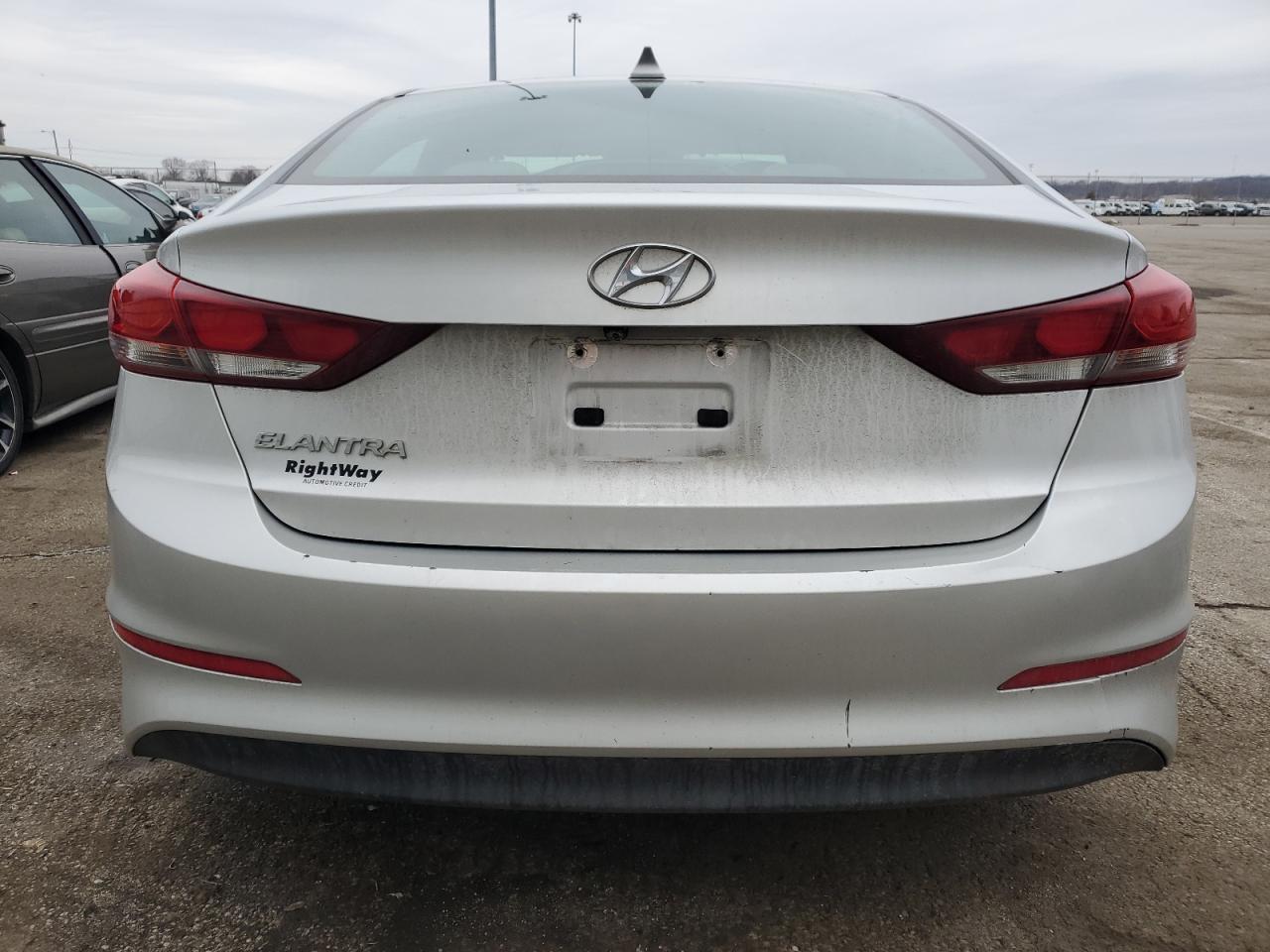2018 Hyundai Elantra - Image 6