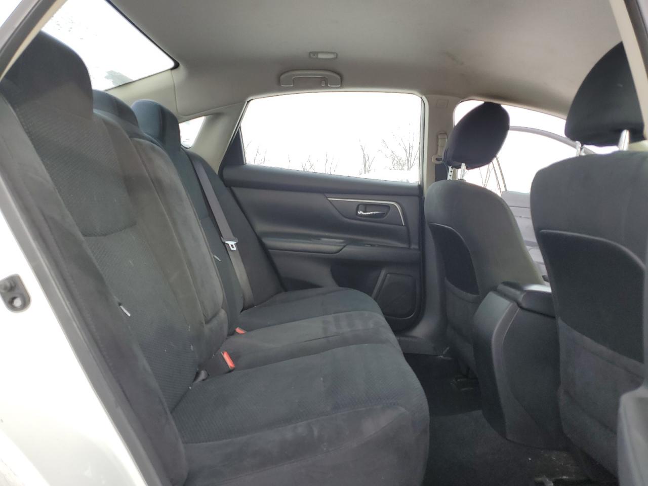 2015 Nissan Altima - Image 10