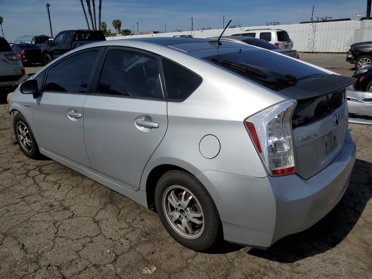 2010 Toyota Prius - Image 2