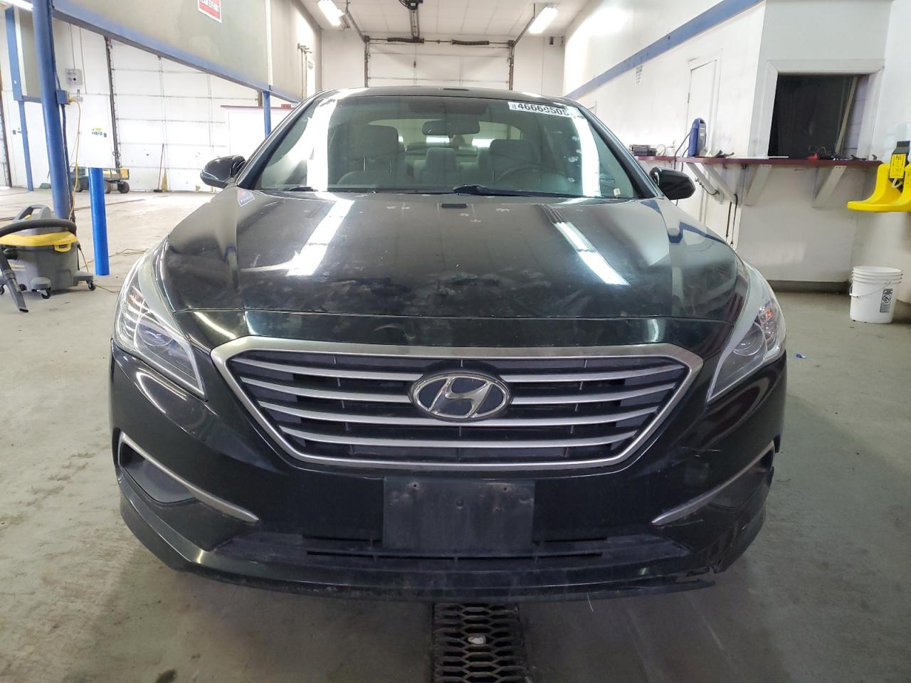 2017 Hyundai Sonata - Image 5