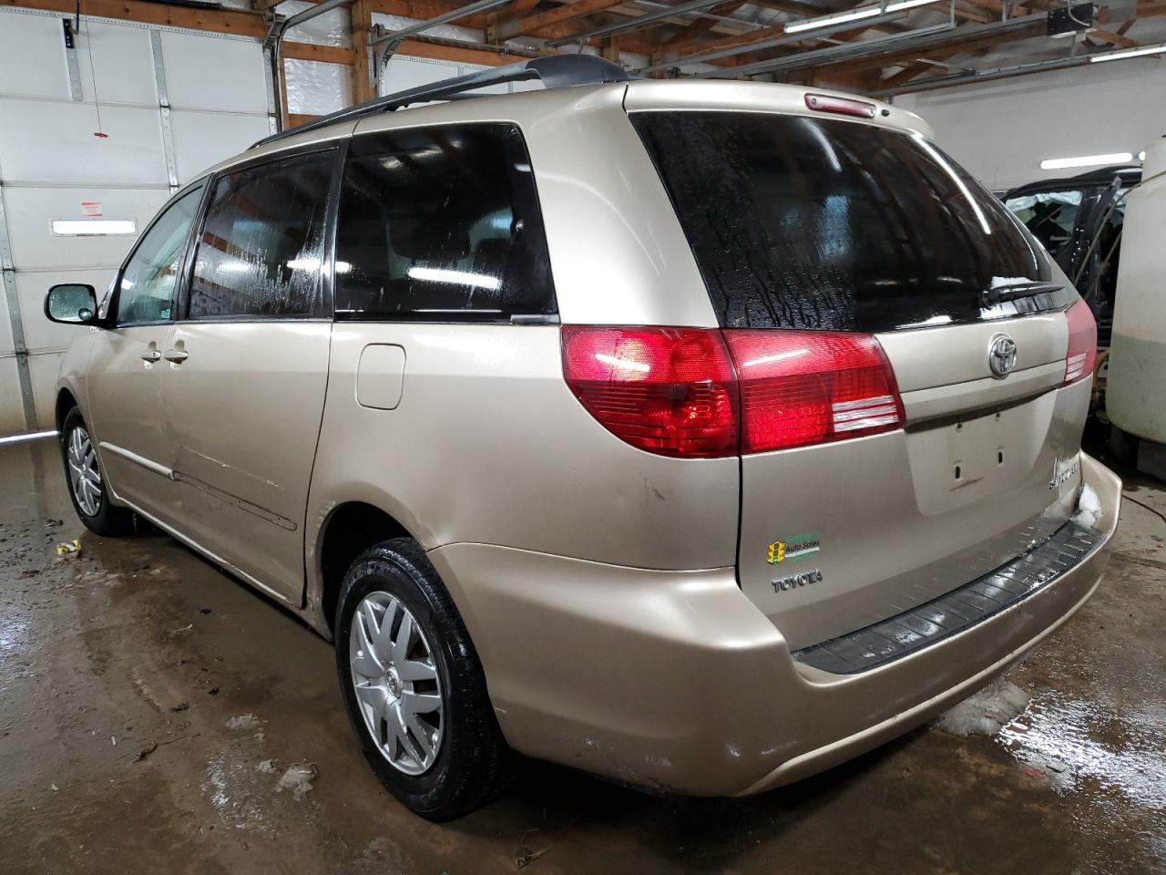 2005 Toyota Sienna - Image 2