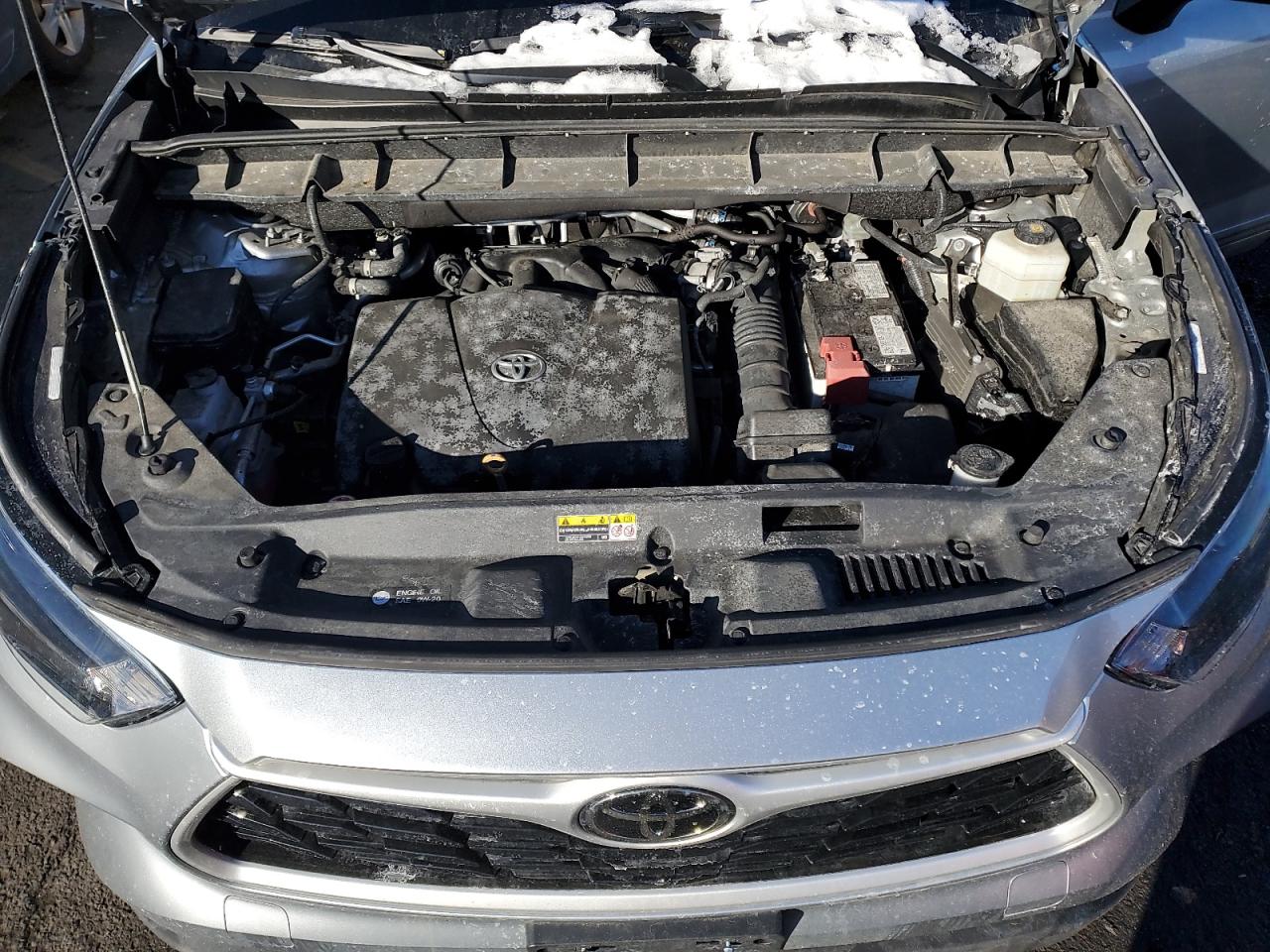 2022 Toyota Highlander - Image 12