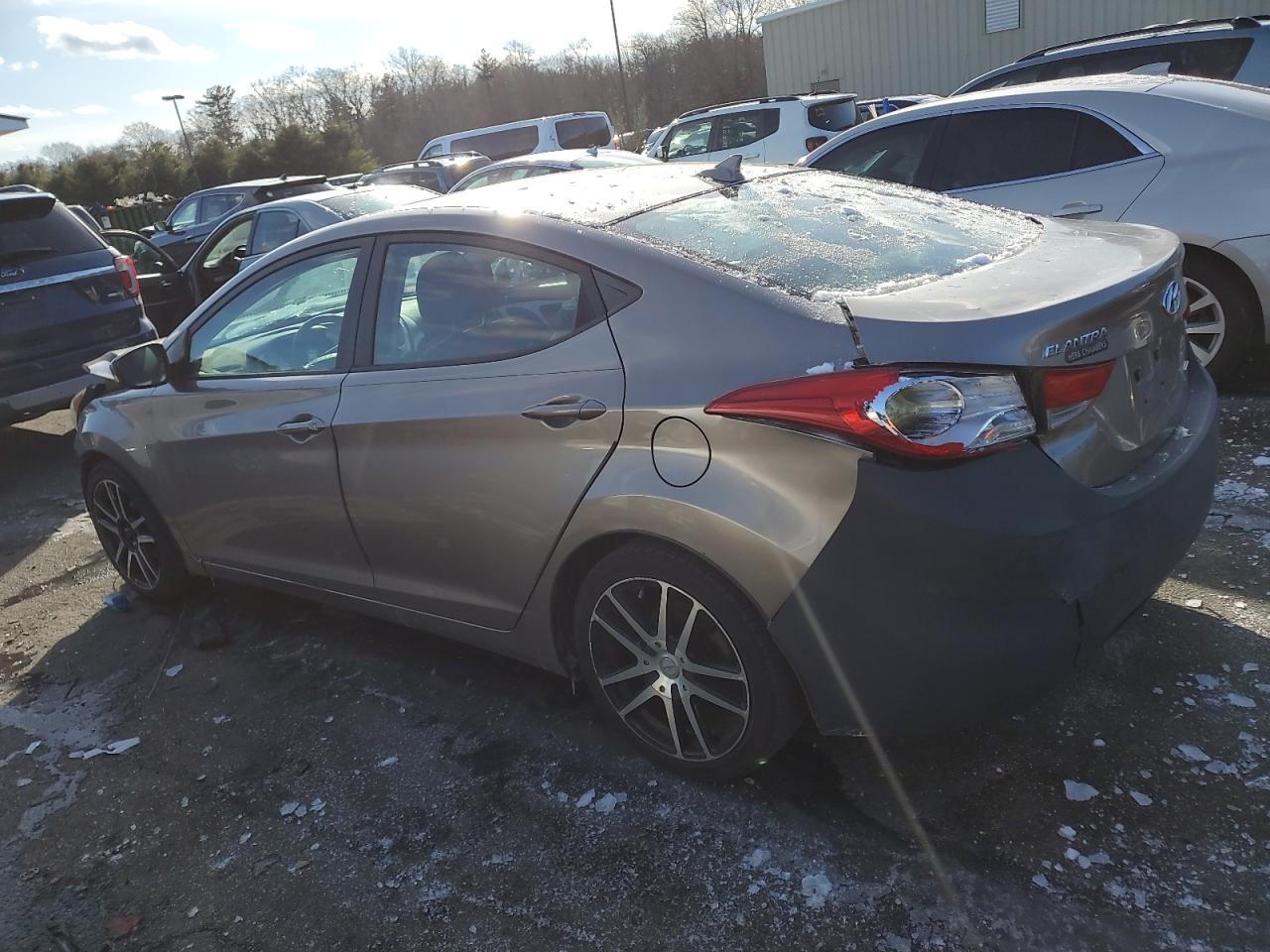 2011 Hyundai Elantra - Image 2