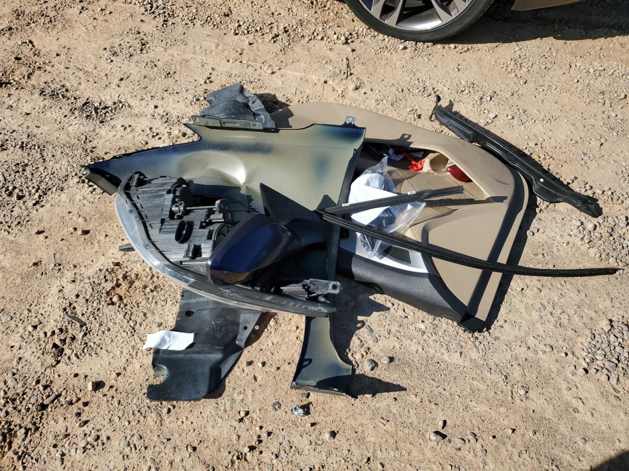 2013 Hyundai Elantra - Image 12