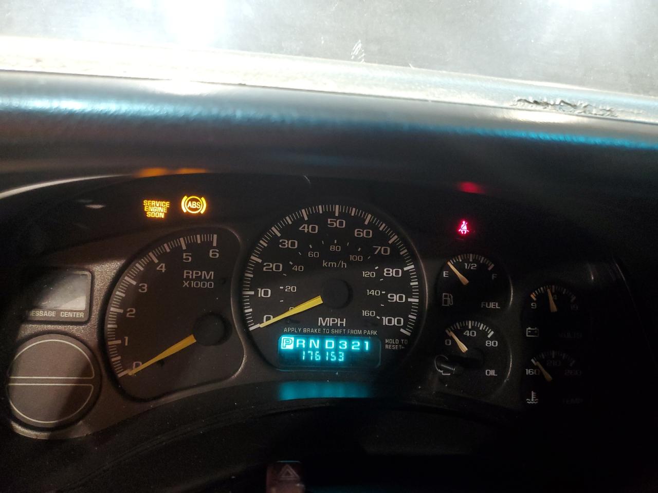 2000 Chevrolet Silverado - Image 9