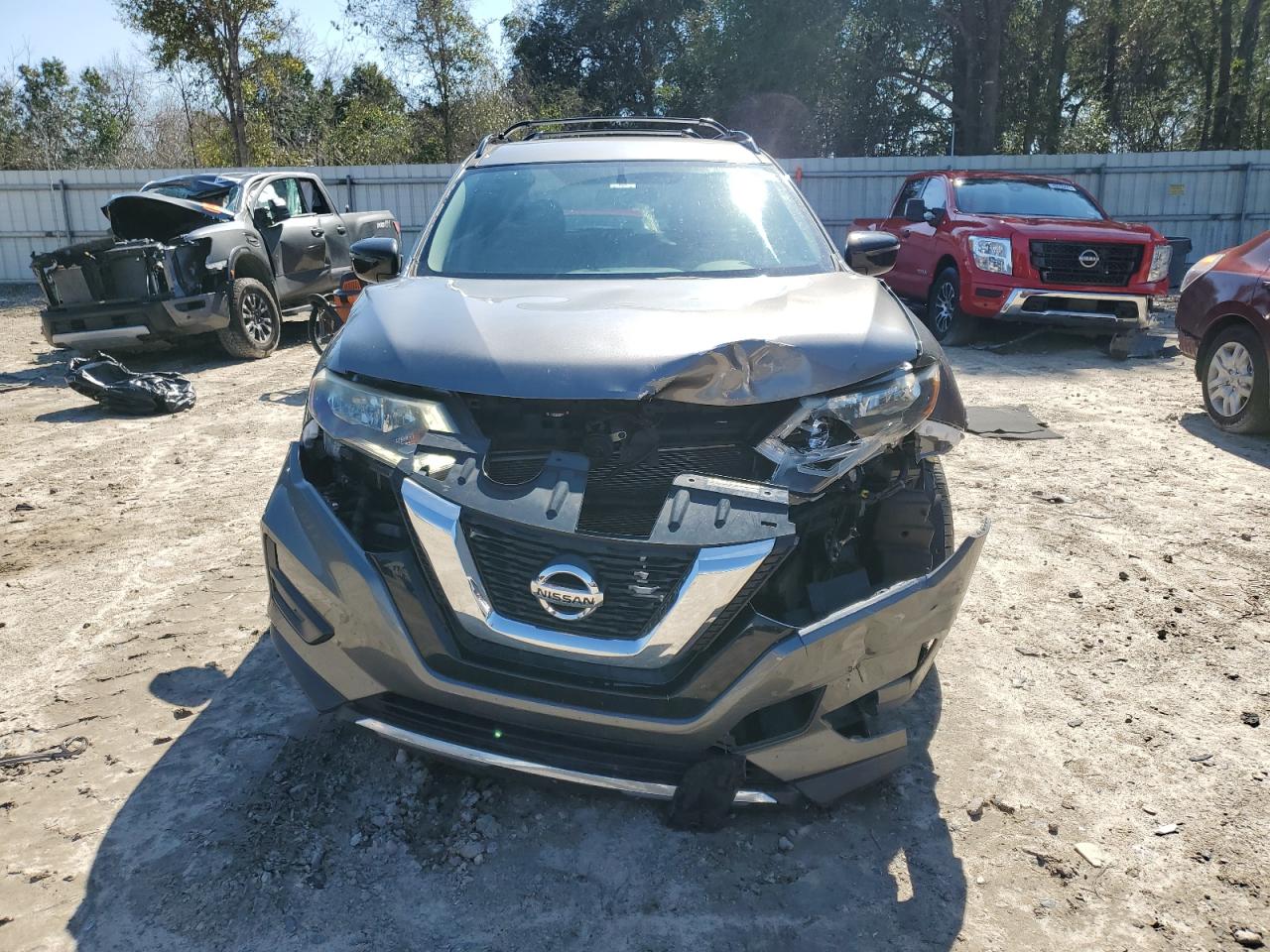 2017 Nissan Rogue - Image 5