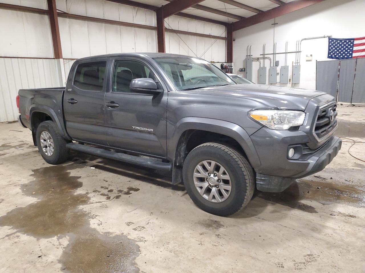 2017 Toyota Tacoma - Image 4