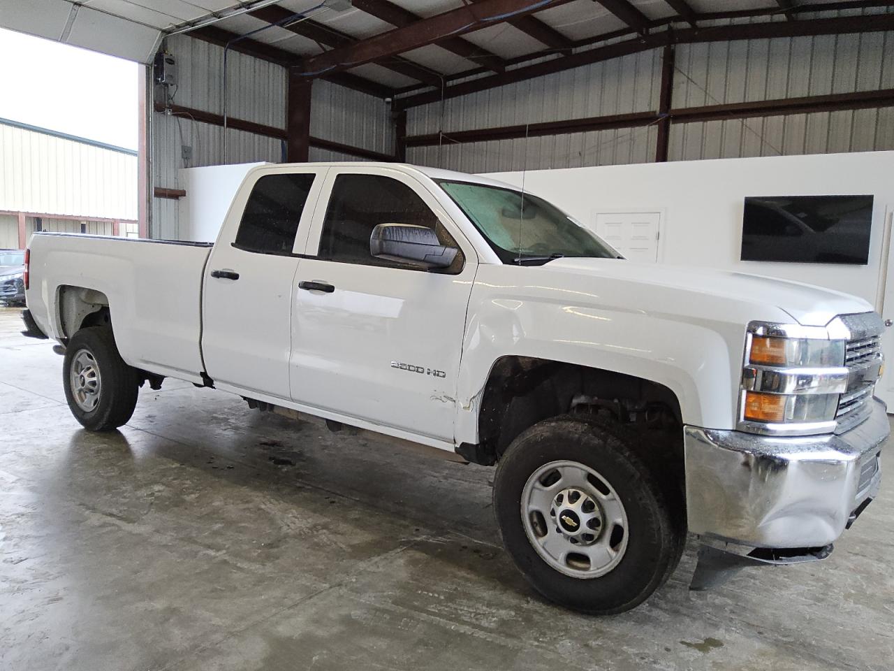 2016 Chevrolet Silverado - Image 4