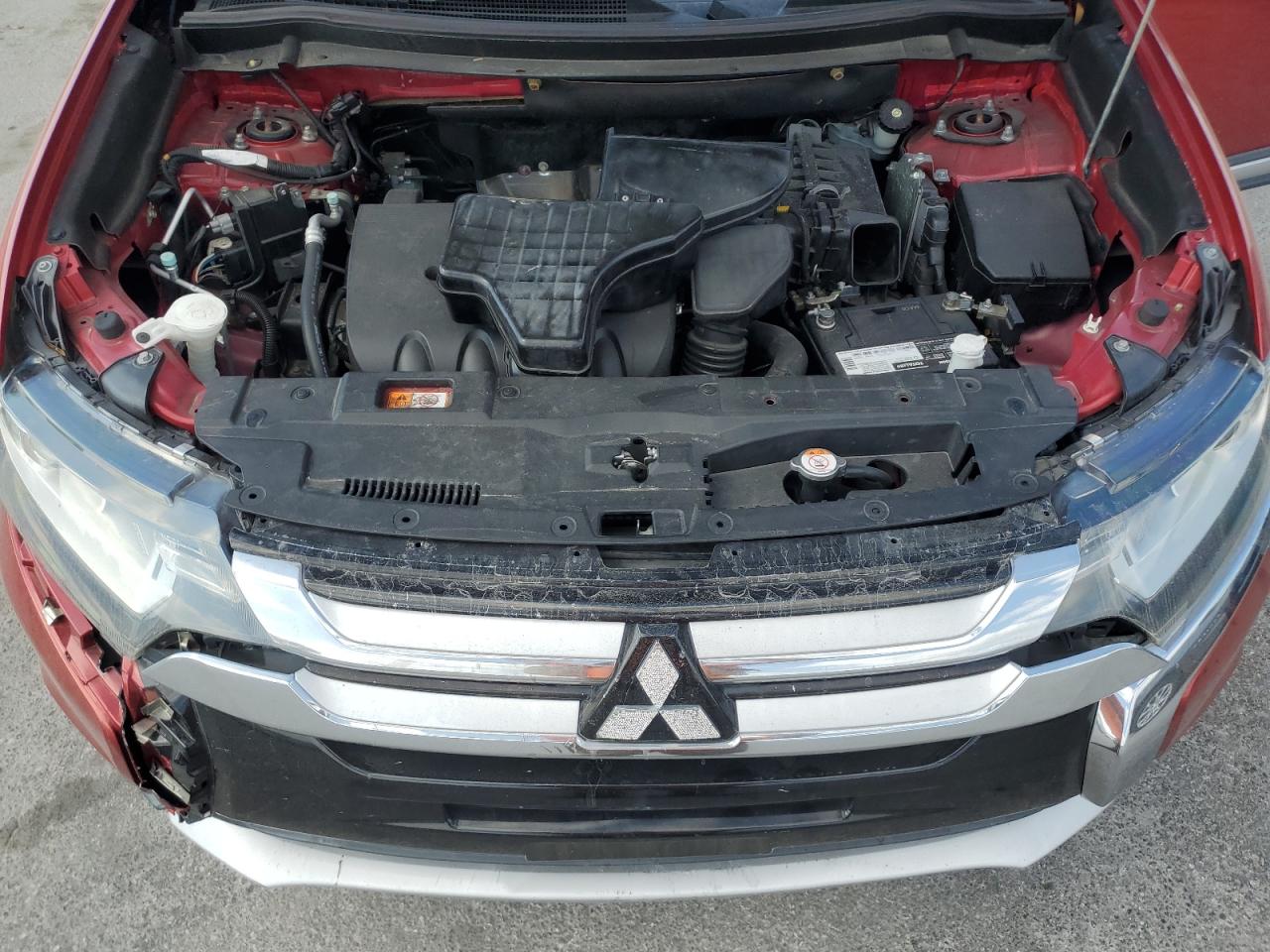 2017 Mitsubishi Outlander - Image 12