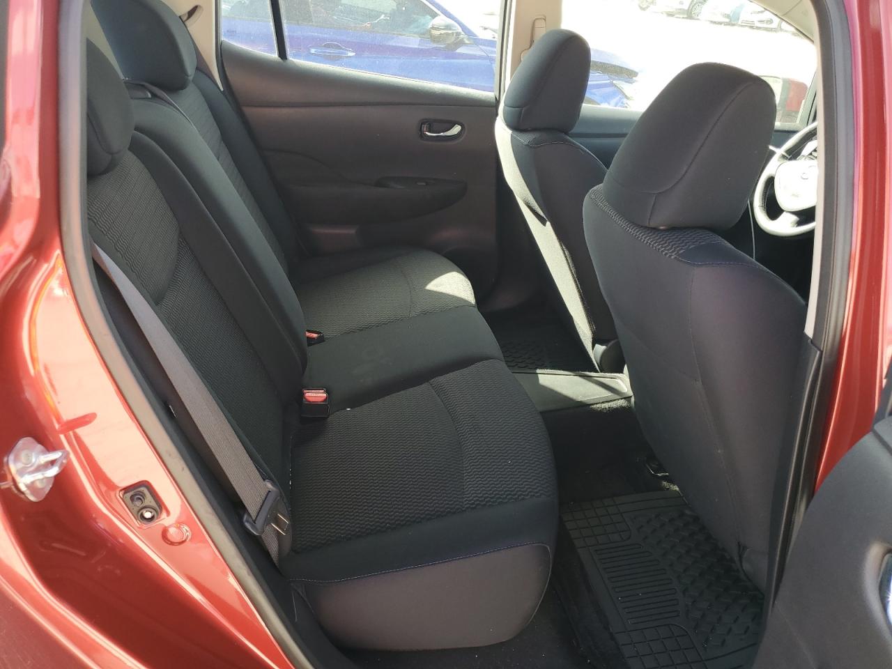 2015 Nissan Leaf - Image 10
