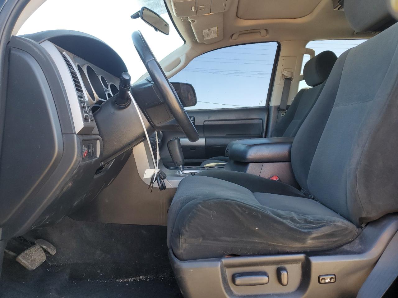 2011 Toyota Sequoia - Image 7