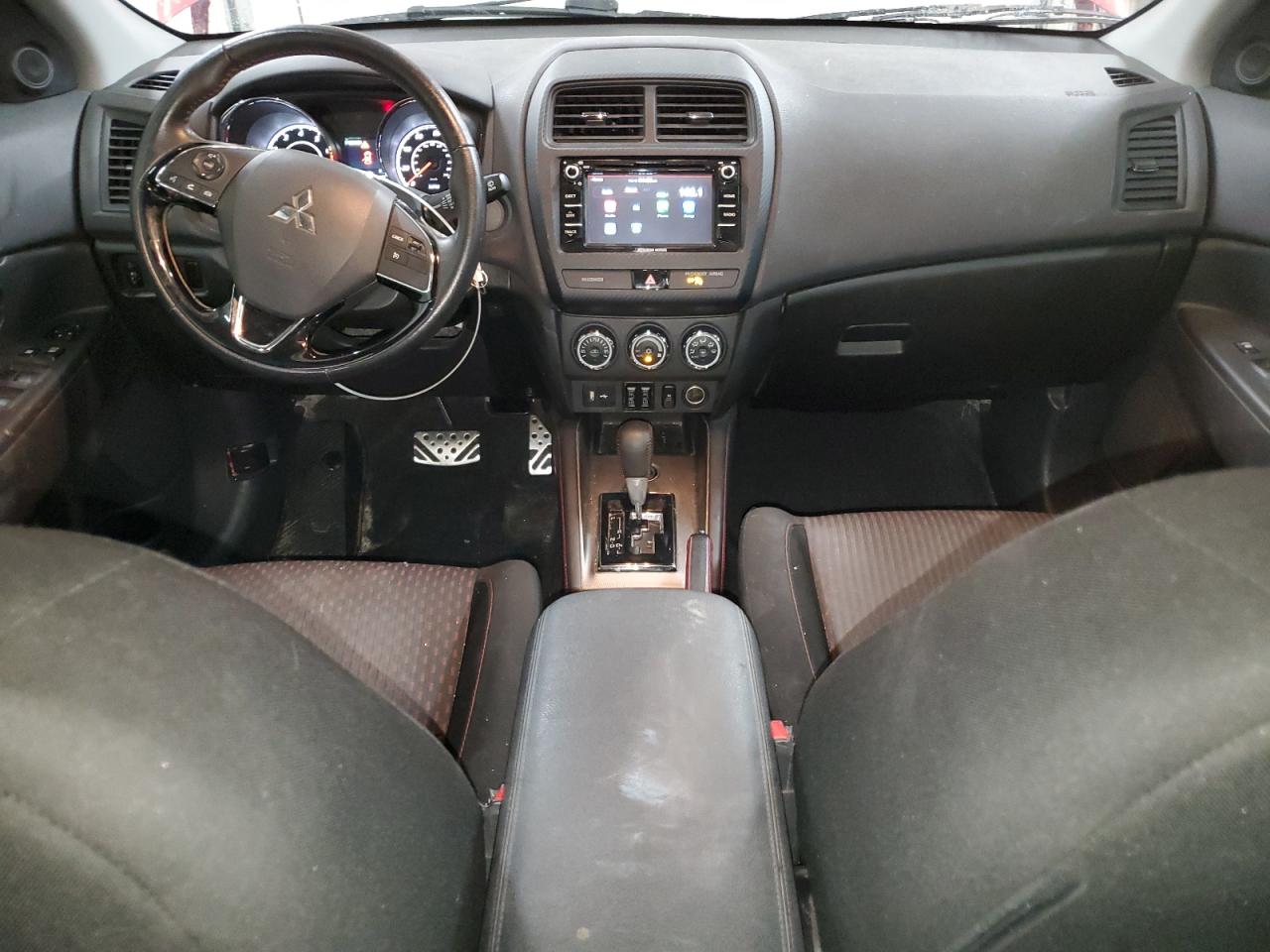 2018 Mitsubishi Outlander - Image 8