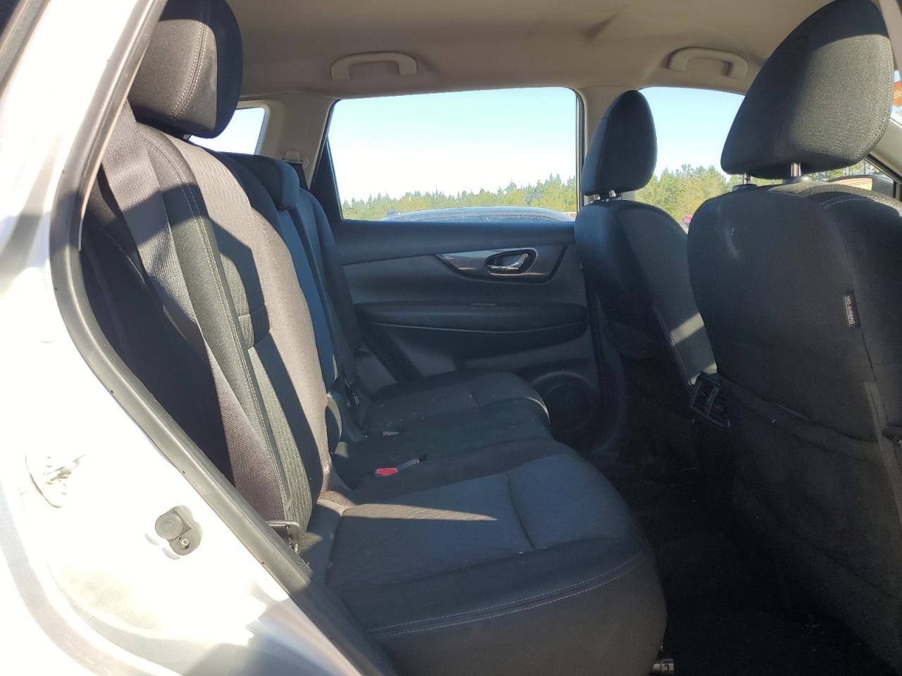 2018 Nissan Rogue - Image 11