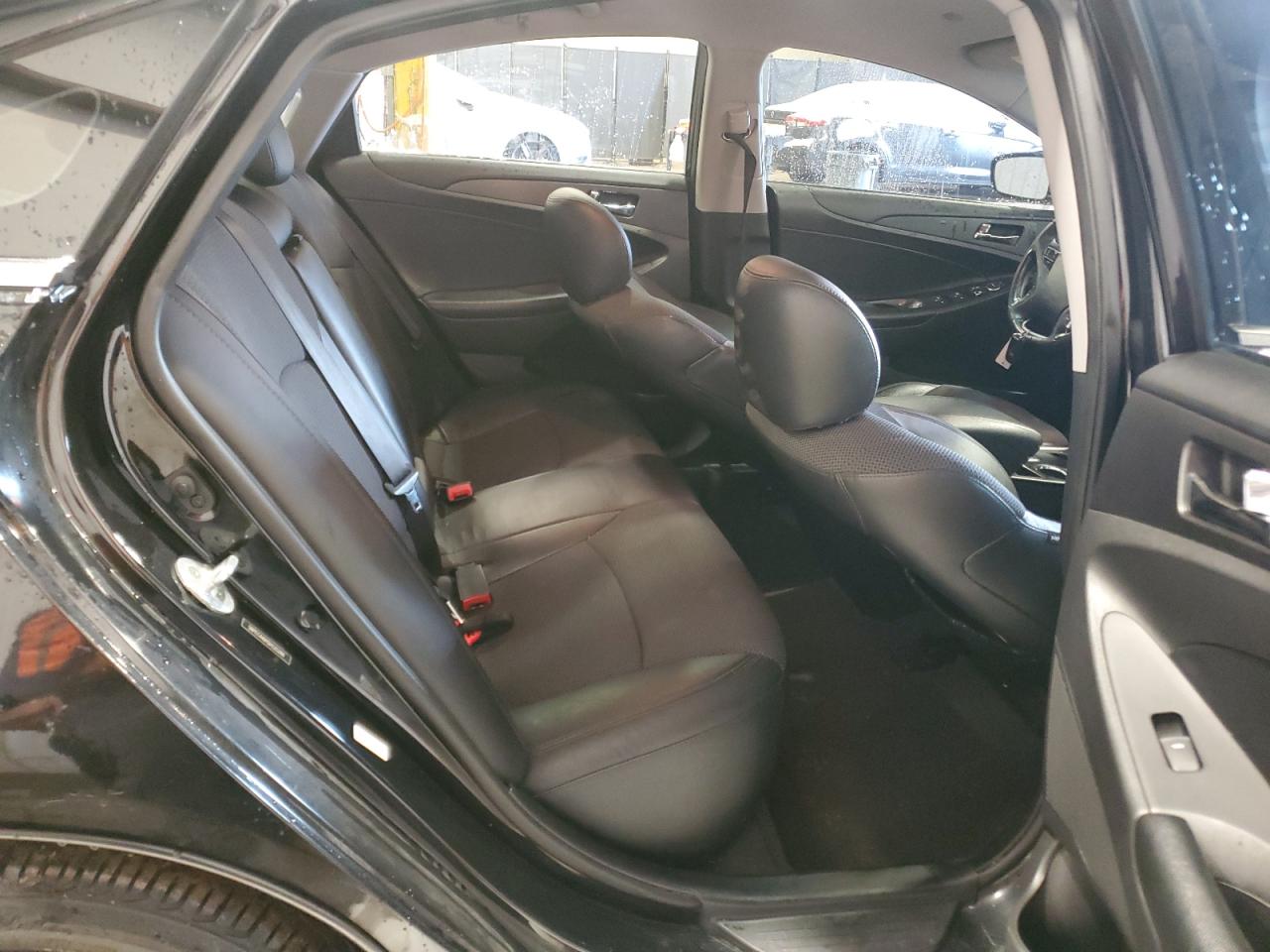 2013 Hyundai Sonata - Image 10