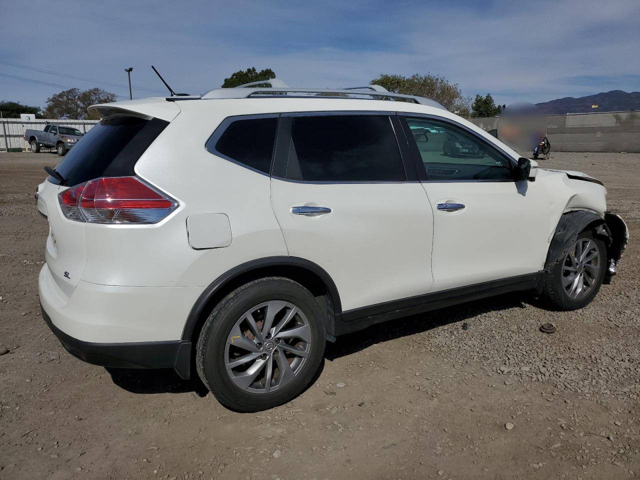 2015 Nissan Rogue - Image 3